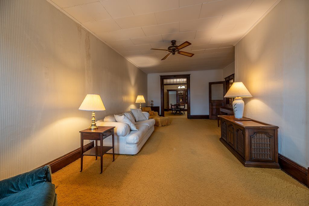 6 W Fulton St, Edgerton, WI 53534